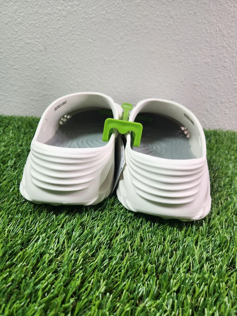 Croc Men’s Echo Wave 'Chalk' 210521-0WV Size 8M/10W NWT